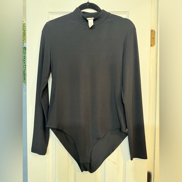 H&M Tops - Black long sleeve HM bodysuit